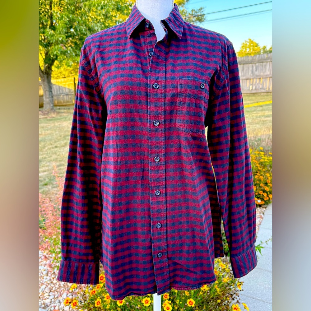 LL Bean Flannel Plaid Slightly Fitted Fit Shirt in Size Medium Tall